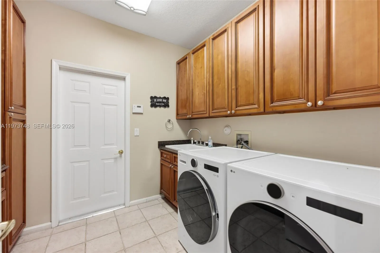 158 Dockside Cir, Weston, Florida 33327, Weston, Florida 33327, 5 Bedrooms Bedrooms, ,4 BathroomsBathrooms,Residential,For Sale,158 Dockside Cir, Weston, Florida 33327,A11973748