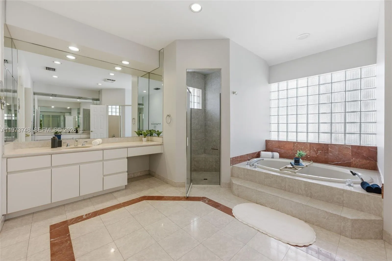 158 Dockside Cir, Weston, Florida 33327, Weston, Florida 33327, 5 Bedrooms Bedrooms, ,4 BathroomsBathrooms,Residential,For Sale,158 Dockside Cir, Weston, Florida 33327,A11973748