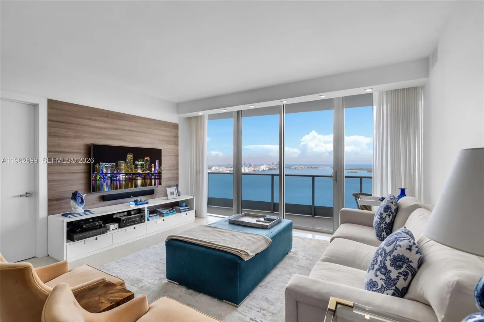 1331 Brickell Bay Dr 3703, Miami, Florida 33131, Miami, Florida 33131, 2 Bedrooms Bedrooms, ,3 BathroomsBathrooms,Residential,For Sale,1331 Brickell Bay Dr 3703, Miami, Florida 33131,A11982699