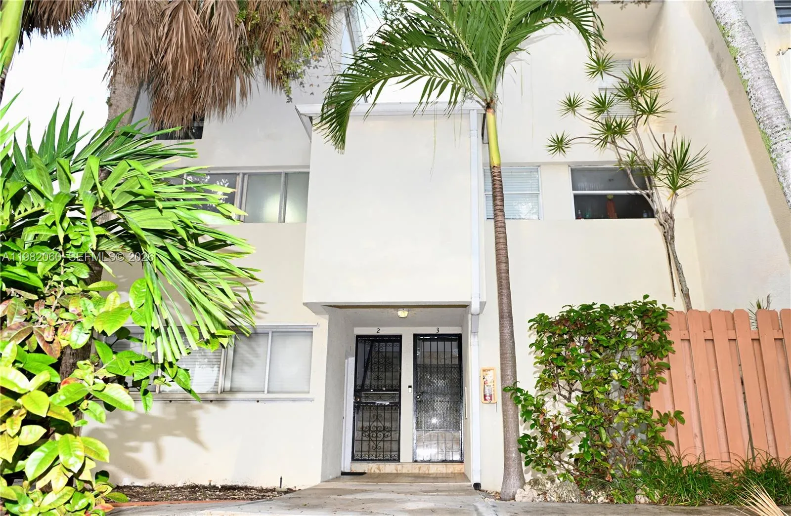 1910 Sw 17th Ave 2, Miami, Florida 33145, Miami, Florida 33145, 2 Bedrooms Bedrooms, ,1 BathroomBathrooms,Residential Lease,For Rent,1910 Sw 17th Ave 2, Miami, Florida 33145,A11982060