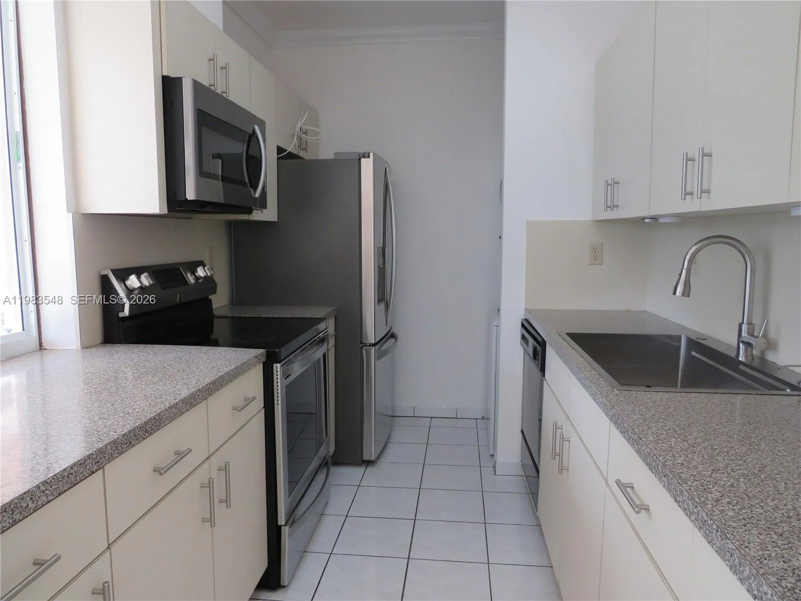 9165 Fontainebleau Blvd 4, Miami, Florida 33172, Miami, Florida 33172, 2 Bedrooms Bedrooms, ,2 BathroomsBathrooms,Residential Lease,For Rent,9165 Fontainebleau Blvd 4, Miami, Florida 33172,A11983548