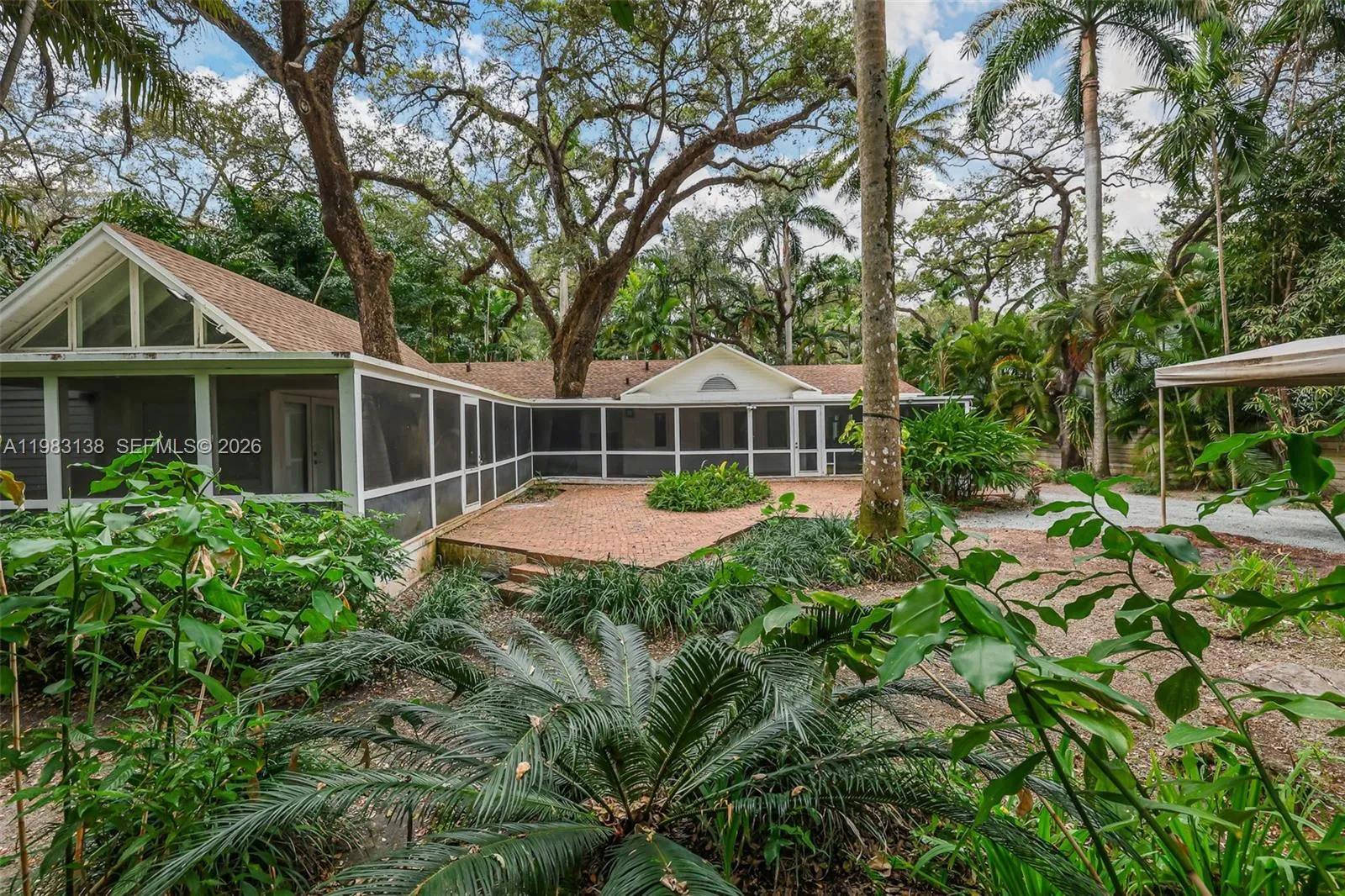 2925 Seminole St, Miami, Florida 33133, Miami, Florida 33133, 3 Bedrooms Bedrooms, ,3 BathroomsBathrooms,Residential,For Sale,2925 Seminole St, Miami, Florida 33133,A11983138