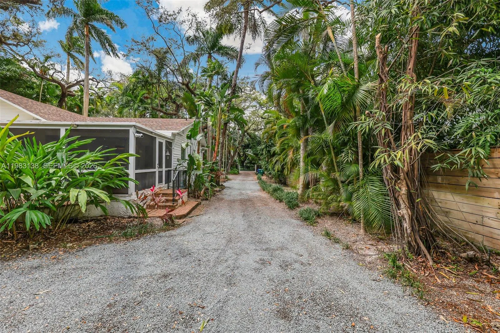 2925 Seminole St, Miami, Florida 33133, Miami, Florida 33133, 3 Bedrooms Bedrooms, ,3 BathroomsBathrooms,Residential,For Sale,2925 Seminole St, Miami, Florida 33133,A11983138