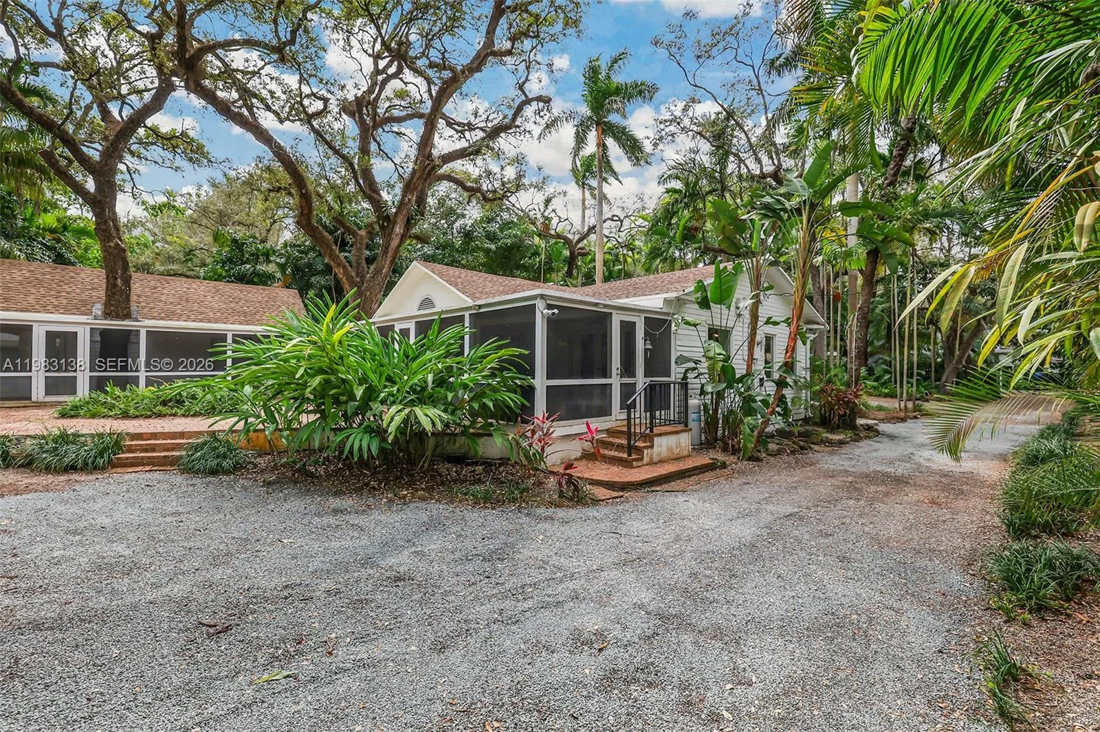 2925 Seminole St, Miami, Florida 33133, Miami, Florida 33133, 3 Bedrooms Bedrooms, ,3 BathroomsBathrooms,Residential,For Sale,2925 Seminole St, Miami, Florida 33133,A11983138