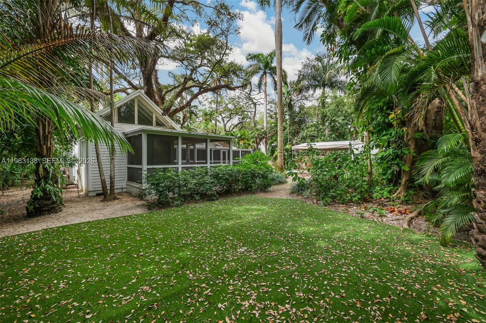 2925 Seminole St, Miami, Florida 33133, Miami, Florida 33133, 3 Bedrooms Bedrooms, ,3 BathroomsBathrooms,Residential,For Sale,2925 Seminole St, Miami, Florida 33133,A11983138