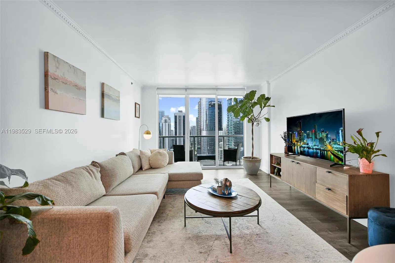 55 Se 6th St 3404, Miami, Florida 33131, Miami, Florida 33131, 1 Bedroom Bedrooms, ,1 BathroomBathrooms,Residential Lease,For Rent,55 Se 6th St 3404, Miami, Florida 33131,A11983529