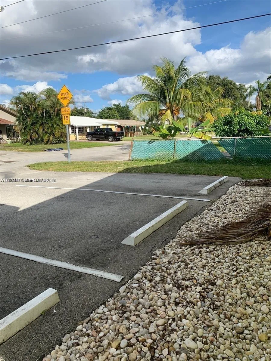200 Ne 45th St 202, Oakland Park, Florida 33334, Oakland Park, Florida 33334, 1 Bedroom Bedrooms, ,1 BathroomBathrooms,Residential Lease,For Rent,200 Ne 45th St 202, Oakland Park, Florida 33334,A11983573