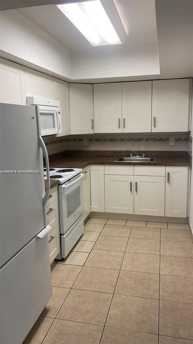 200 Ne 45th St 202, Oakland Park, Florida 33334, Oakland Park, Florida 33334, 1 Bedroom Bedrooms, ,1 BathroomBathrooms,Residential Lease,For Rent,200 Ne 45th St 202, Oakland Park, Florida 33334,A11983573