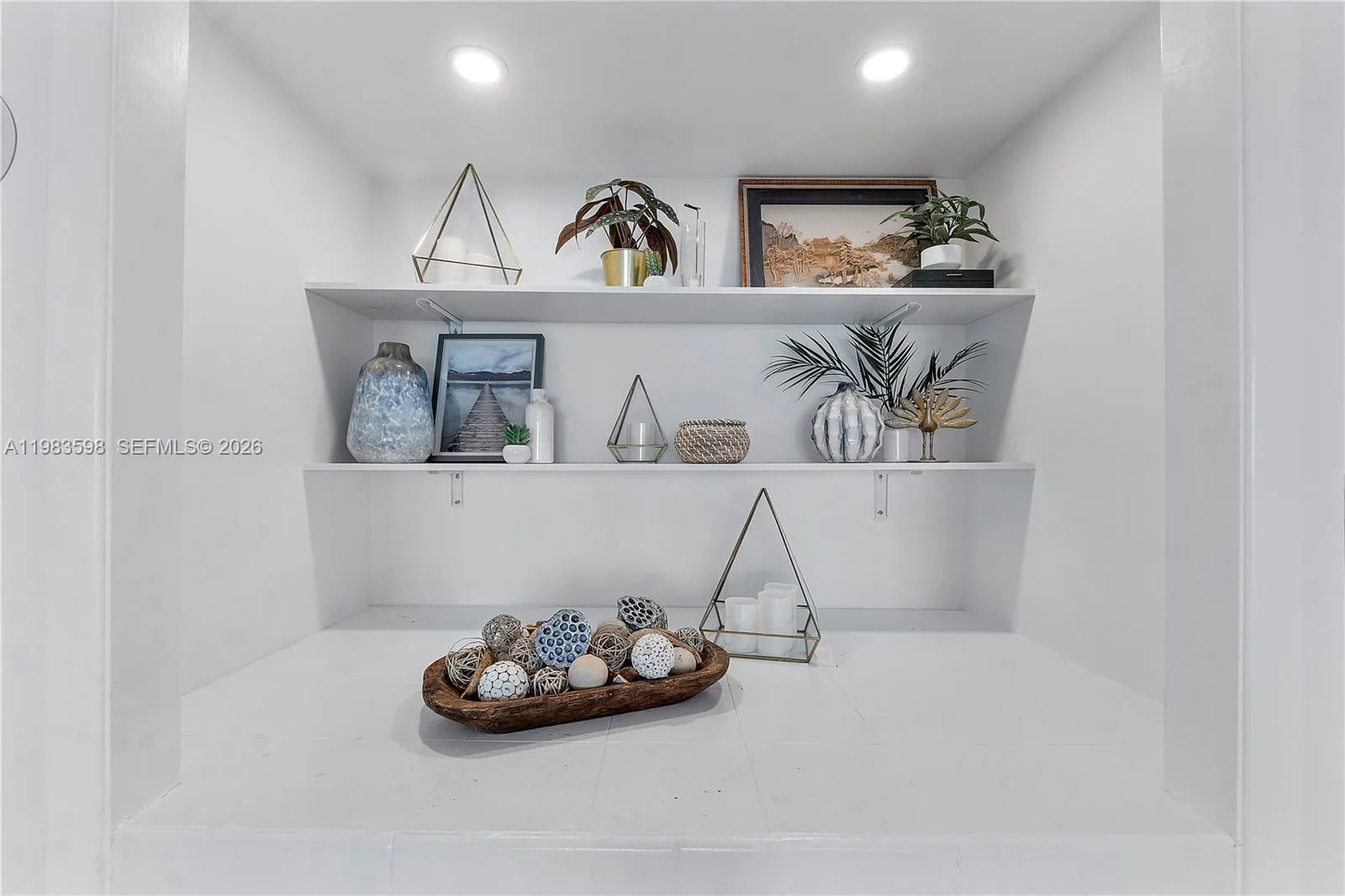 6039 Collins Ave 934, Miami Beach, Florida 33140, Miami Beach, Florida 33140, 2 Bedrooms Bedrooms, ,2 BathroomsBathrooms,Residential Lease,For Rent,6039 Collins Ave 934, Miami Beach, Florida 33140,A11983598