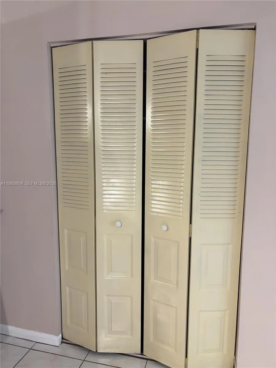 410 Se 2nd St 102, Hallandale Beach, Florida 33009, Hallandale Beach, Florida 33009, 2 Bedrooms Bedrooms, ,2 BathroomsBathrooms,Residential,For Sale,410 Se 2nd St 102, Hallandale Beach, Florida 33009,A11983604