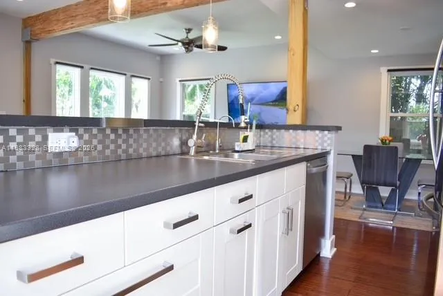 1009 Tequesta, Fort Lauderdale, Florida 33311-6261, Fort Lauderdale, Florida 33311-6261, 3 Bedrooms Bedrooms, ,3 BathroomsBathrooms,Residential,For Sale,1009 Tequesta, Fort Lauderdale, Florida 33311-6261,A11983328