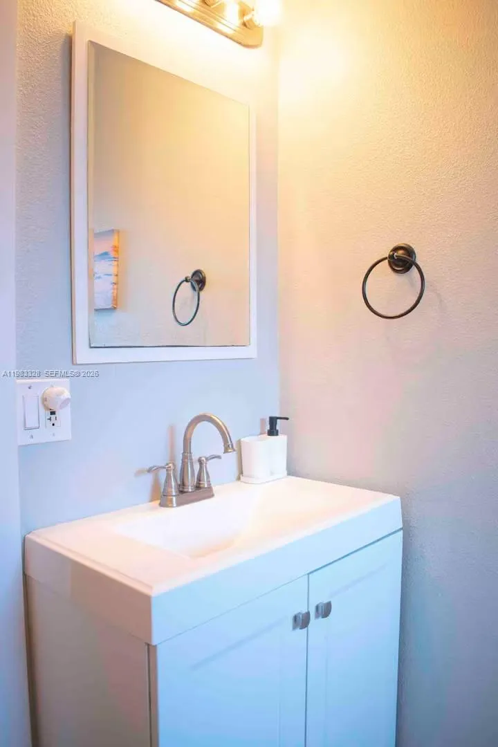 1009 Tequesta, Fort Lauderdale, Florida 33311-6261, Fort Lauderdale, Florida 33311-6261, 3 Bedrooms Bedrooms, ,3 BathroomsBathrooms,Residential,For Sale,1009 Tequesta, Fort Lauderdale, Florida 33311-6261,A11983328