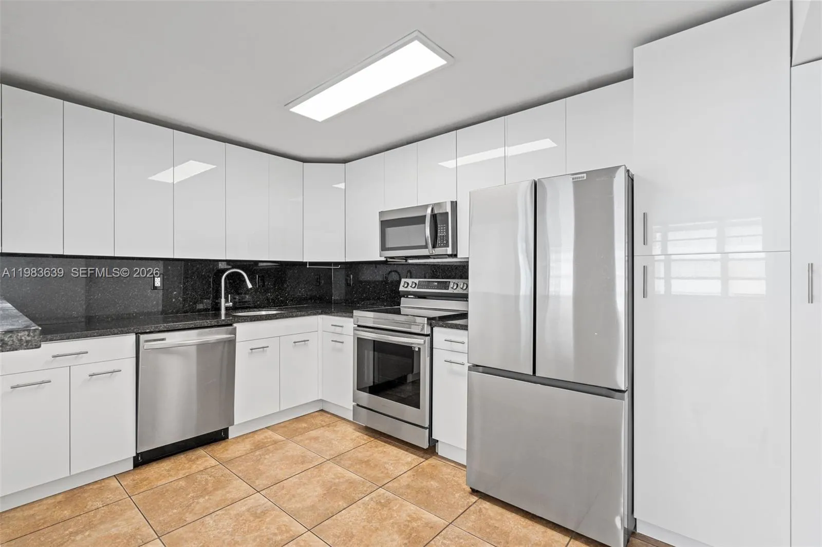 2750 Ne 183rd St 1203, Aventura, Florida 33160, Aventura, Florida 33160, 2 Bedrooms Bedrooms, ,2 BathroomsBathrooms,Residential Lease,For Rent,2750 Ne 183rd St 1203, Aventura, Florida 33160,A11983639