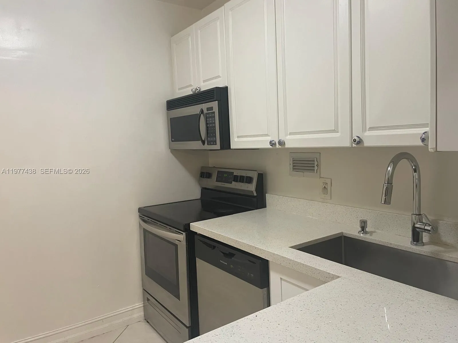 1455 N Treasure Dr 4l, North Bay Village, Florida, North Bay Village, Florida 33141, 1 Bedroom Bedrooms, ,1 BathroomBathrooms,Residential Lease,For Rent,1455 N Treasure Dr 4l, North Bay Village, Florida ,A11977438