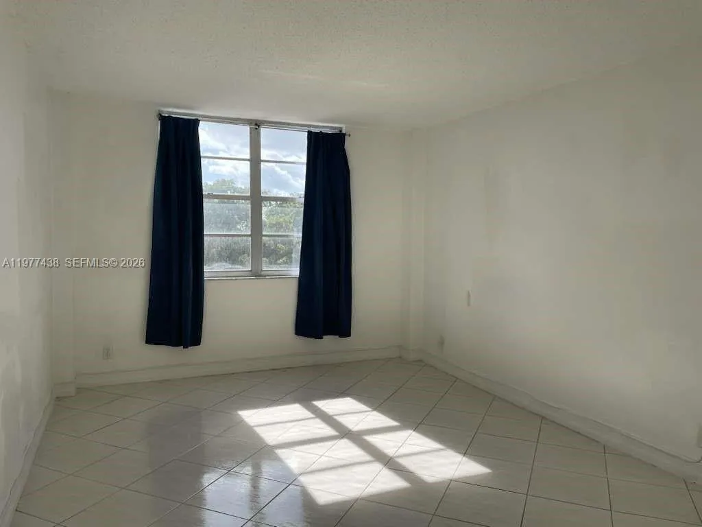 1455 N Treasure Dr 4l, North Bay Village, Florida, North Bay Village, Florida 33141, 1 Bedroom Bedrooms, ,1 BathroomBathrooms,Residential Lease,For Rent,1455 N Treasure Dr 4l, North Bay Village, Florida ,A11977438