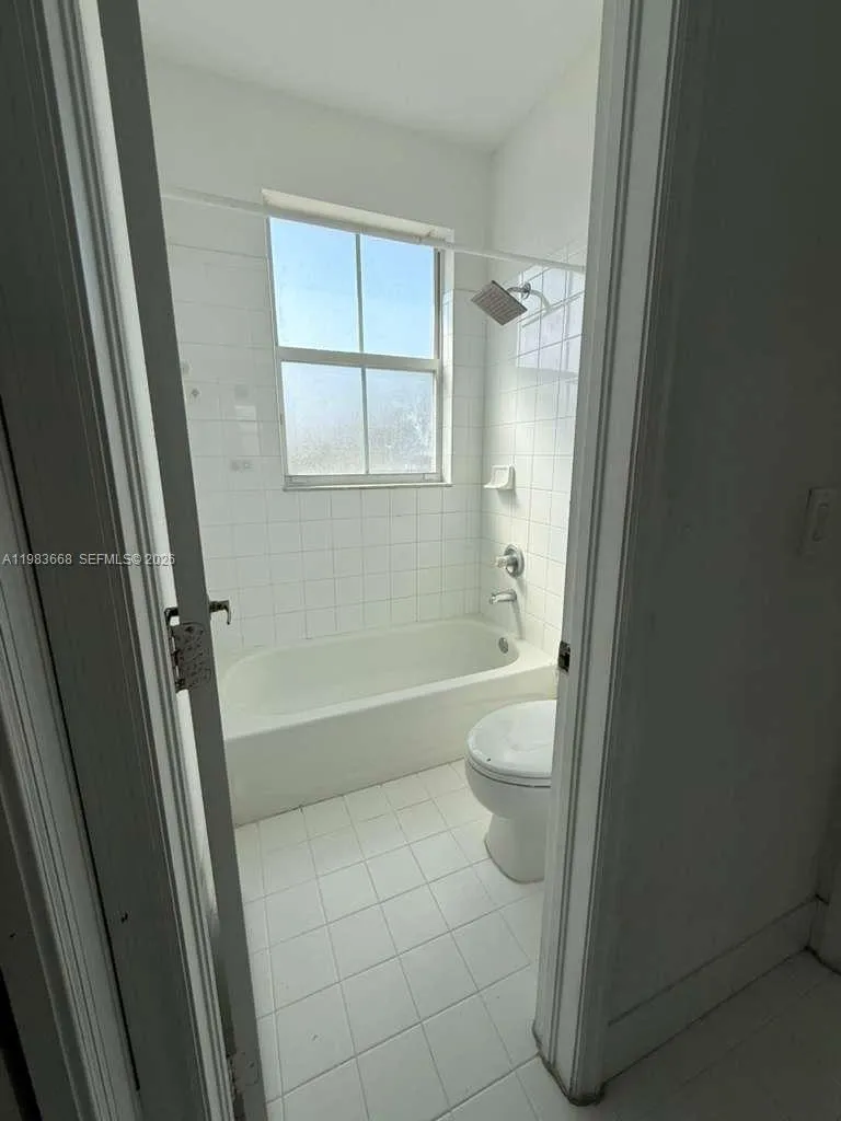 Jack and Jill bath