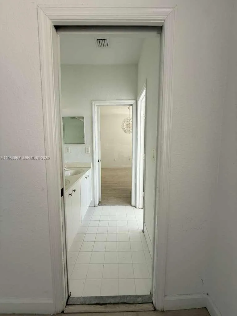 Jack and Jill​​‌​​​​‌​​‌‌​‌‌​​​‌‌​‌​‌​‌​​​‌​​ bath