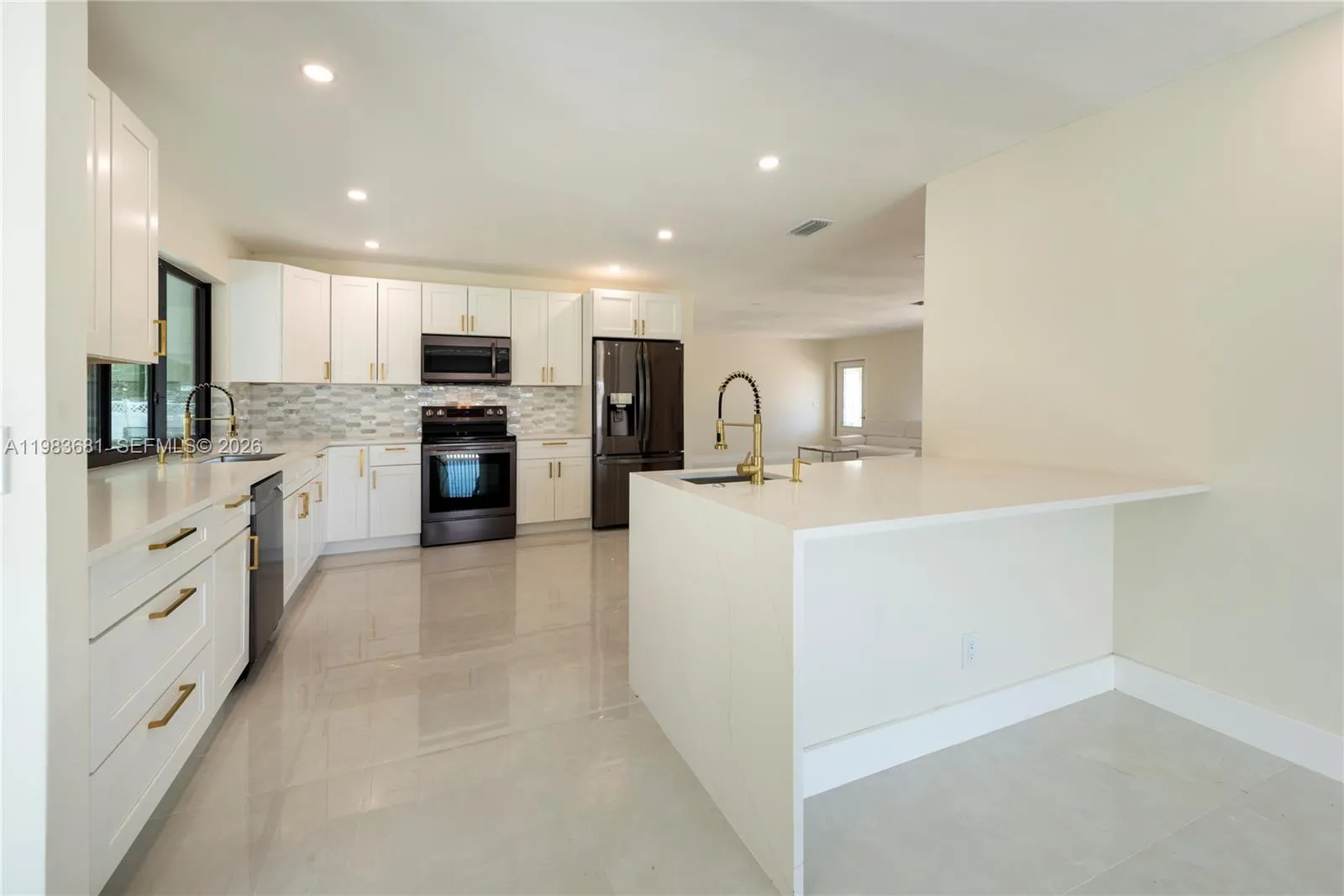 4700 Mckinley St, Hollywood, Florida 33021, Hollywood, Florida 33021, 5 Bedrooms Bedrooms, ,3 BathroomsBathrooms,Residential Lease,For Rent,4700 Mckinley St, Hollywood, Florida 33021,A11983681