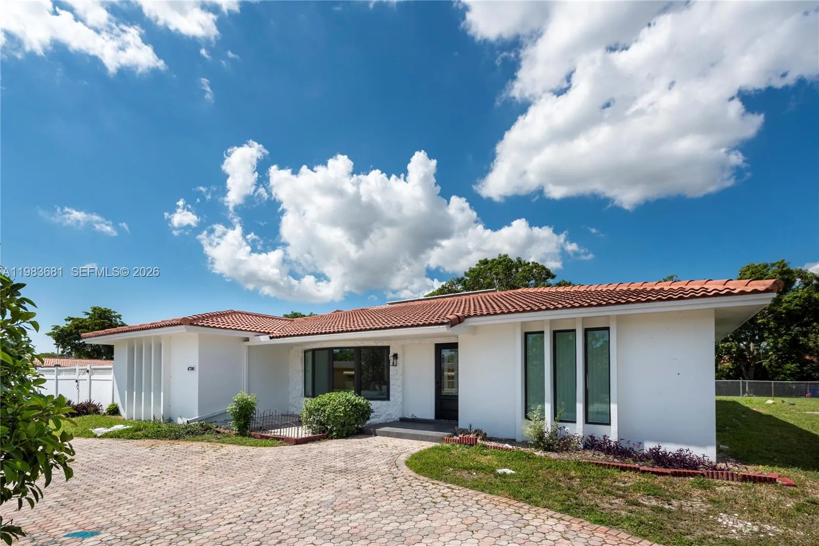 4700 Mckinley St, Hollywood, Florida 33021, Hollywood, Florida 33021, 5 Bedrooms Bedrooms, ,3 BathroomsBathrooms,Residential Lease,For Rent,4700 Mckinley St, Hollywood, Florida 33021,A11983681
