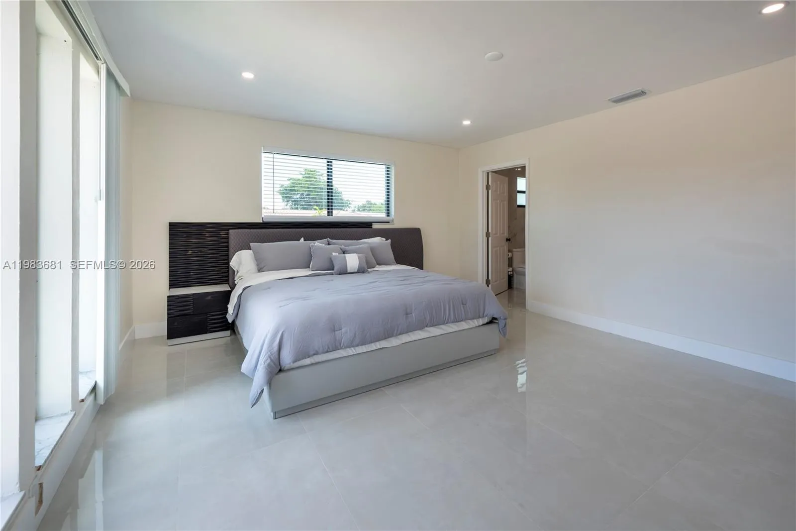 4700 Mckinley St, Hollywood, Florida 33021, Hollywood, Florida 33021, 5 Bedrooms Bedrooms, ,3 BathroomsBathrooms,Residential Lease,For Rent,4700 Mckinley St, Hollywood, Florida 33021,A11983681