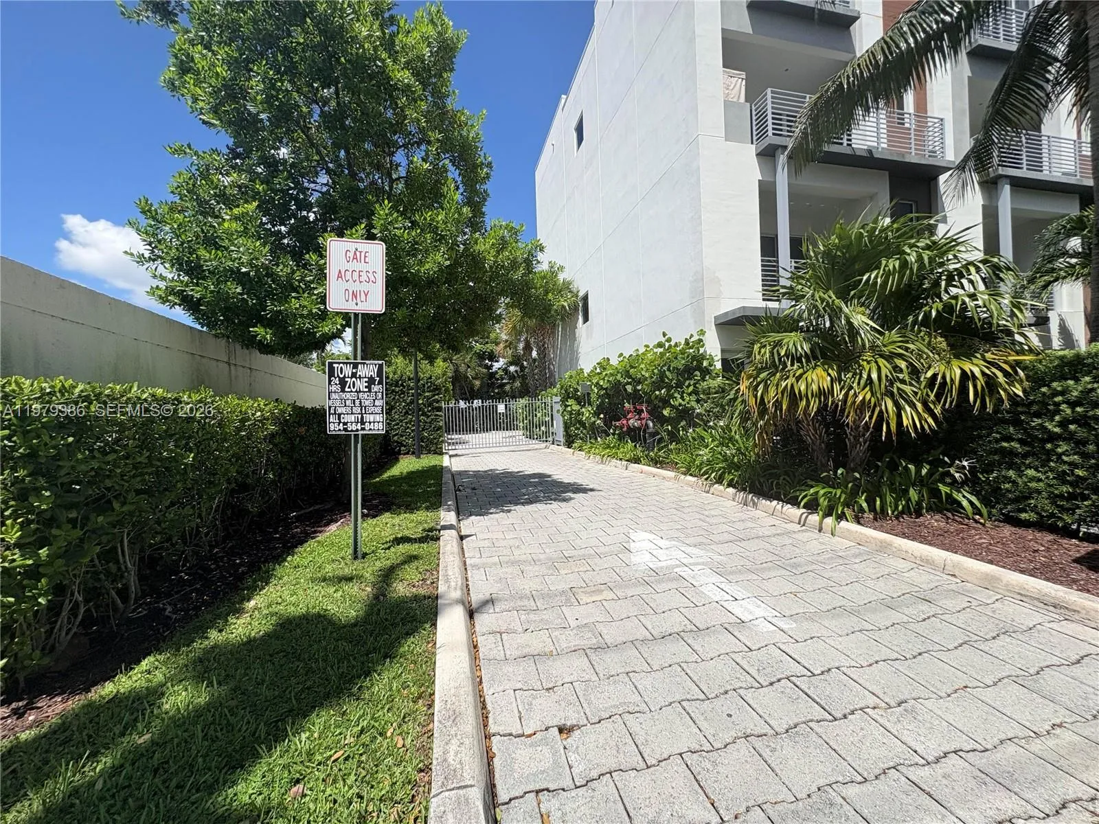 1045 Ne 18th Ave 304, Fort Lauderdale, Florida 333, Fort Lauderdale, Florida 33304, ,1 BathroomBathrooms,Residential Lease,For Rent,1045 Ne 18th Ave 304, Fort Lauderdale, Florida 333,A11979386