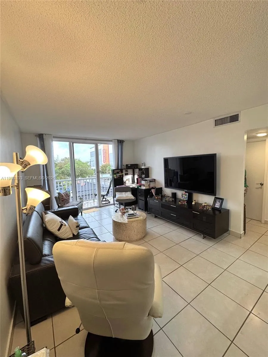 3551 Sw 9th Ter 317, Miami, Florida 33135, Miami, Florida 33135, 2 Bedrooms Bedrooms, ,1 BathroomBathrooms,Residential Lease,For Rent,3551 Sw 9th Ter 317, Miami, Florida 33135,A11983703