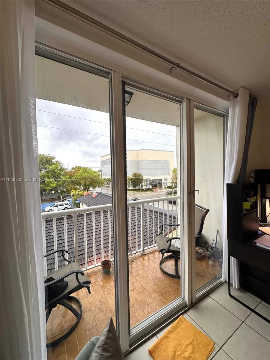 3551 Sw 9th Ter 317, Miami, Florida 33135, Miami, Florida 33135, 2 Bedrooms Bedrooms, ,1 BathroomBathrooms,Residential Lease,For Rent,3551 Sw 9th Ter 317, Miami, Florida 33135,A11983703