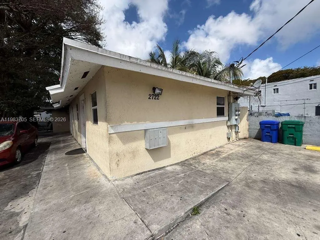 2722 Nw 22nd Ct 2, Miami, Florida 33142, Miami, Florida 33142, 1 Bedroom Bedrooms, ,1 BathroomBathrooms,Residential Lease,For Rent,2722 Nw 22nd Ct 2, Miami, Florida 33142,A11983705