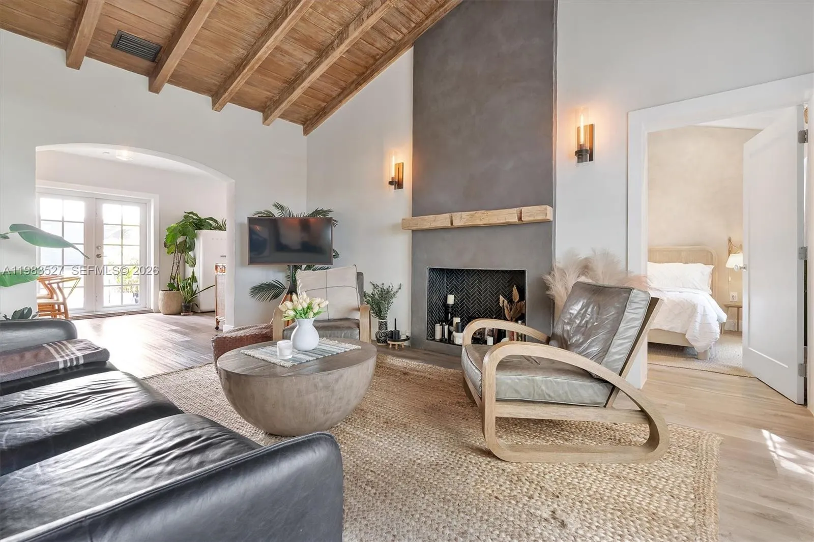 1024 Lenox Ave 1, Miami Beach, Florida 33139, Miami Beach, Florida 33139, 3 Bedrooms Bedrooms, ,2 BathroomsBathrooms,Residential Lease,For Rent,1024 Lenox Ave 1, Miami Beach, Florida 33139,A11983527