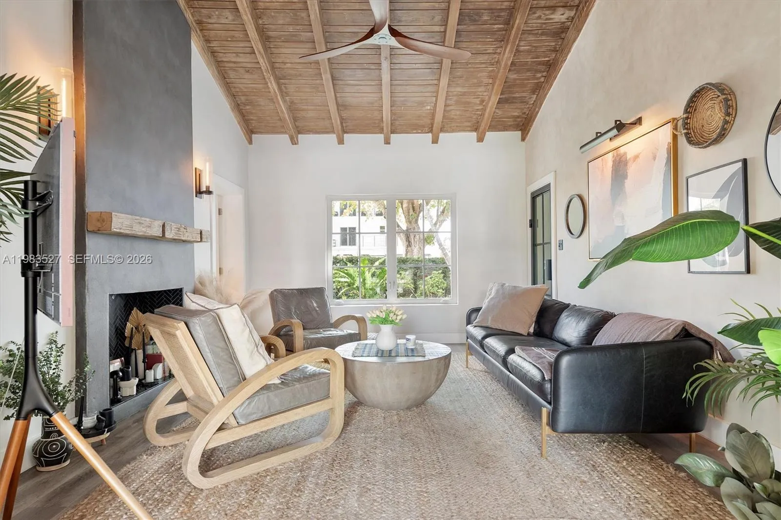 1024 Lenox Ave 1, Miami Beach, Florida 33139, Miami Beach, Florida 33139, 3 Bedrooms Bedrooms, ,2 BathroomsBathrooms,Residential Lease,For Rent,1024 Lenox Ave 1, Miami Beach, Florida 33139,A11983527