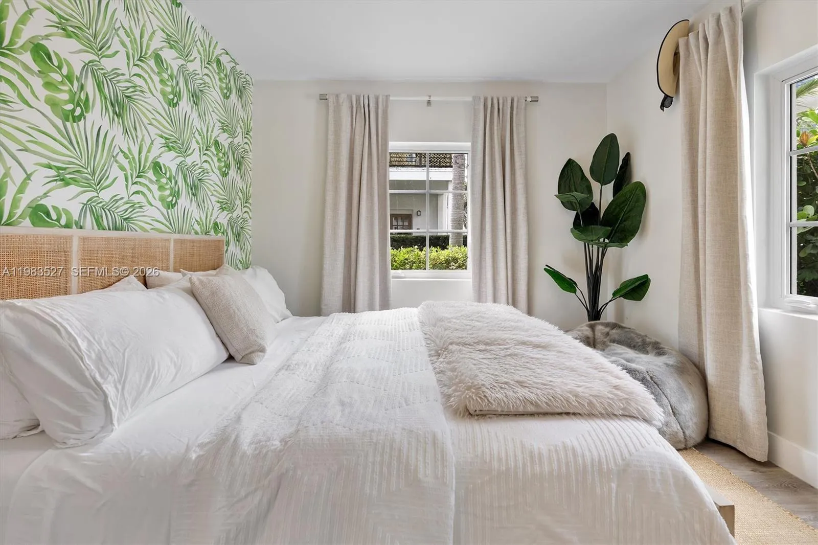 1024 Lenox Ave 1, Miami Beach, Florida 33139, Miami Beach, Florida 33139, 3 Bedrooms Bedrooms, ,2 BathroomsBathrooms,Residential Lease,For Rent,1024 Lenox Ave 1, Miami Beach, Florida 33139,A11983527