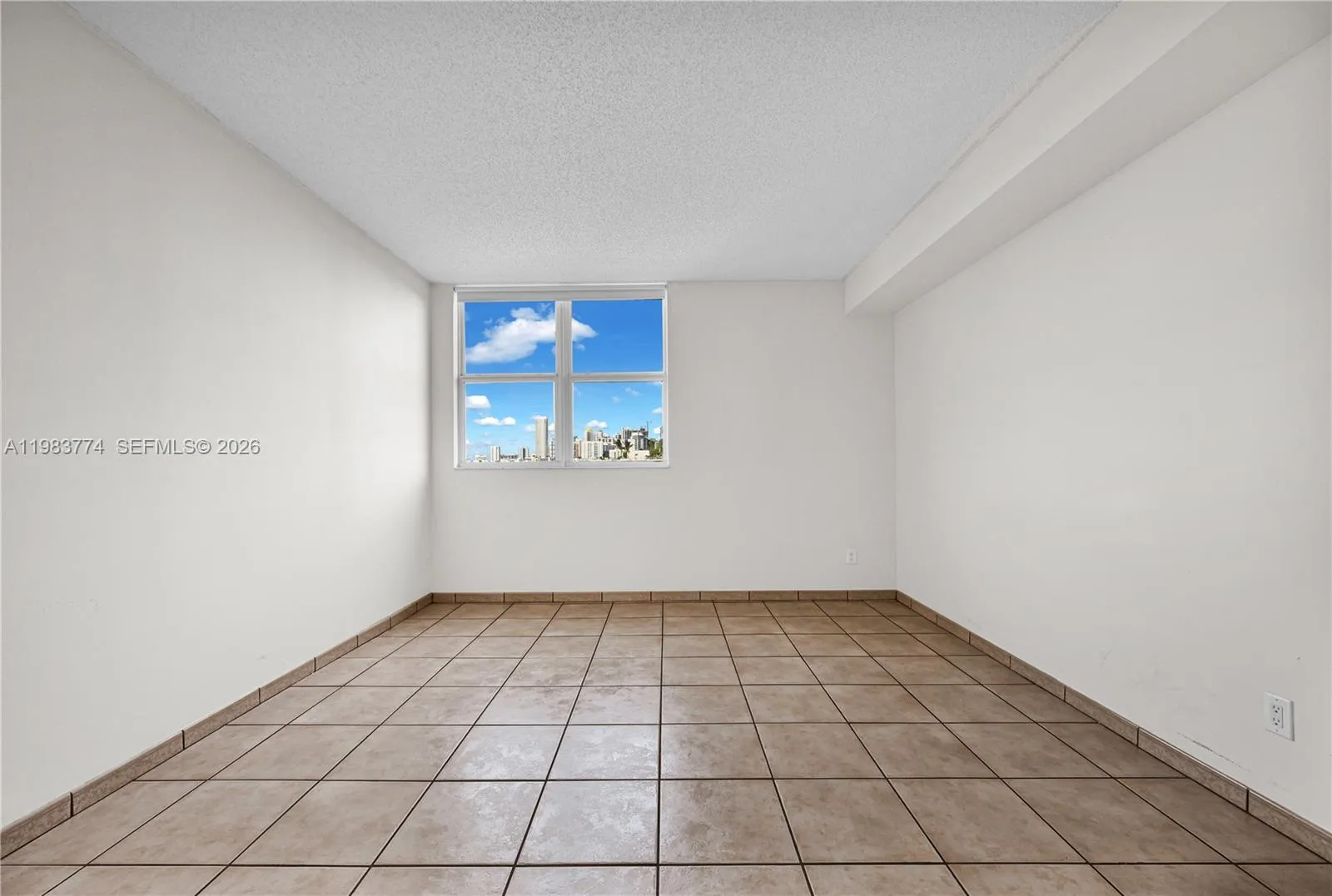 2475 Brickell Ave 703, Miami, Florida 33129, Miami, Florida 33129, 1 Bedroom Bedrooms, ,1 BathroomBathrooms,Residential Lease,For Rent,2475 Brickell Ave 703, Miami, Florida 33129,A11983774