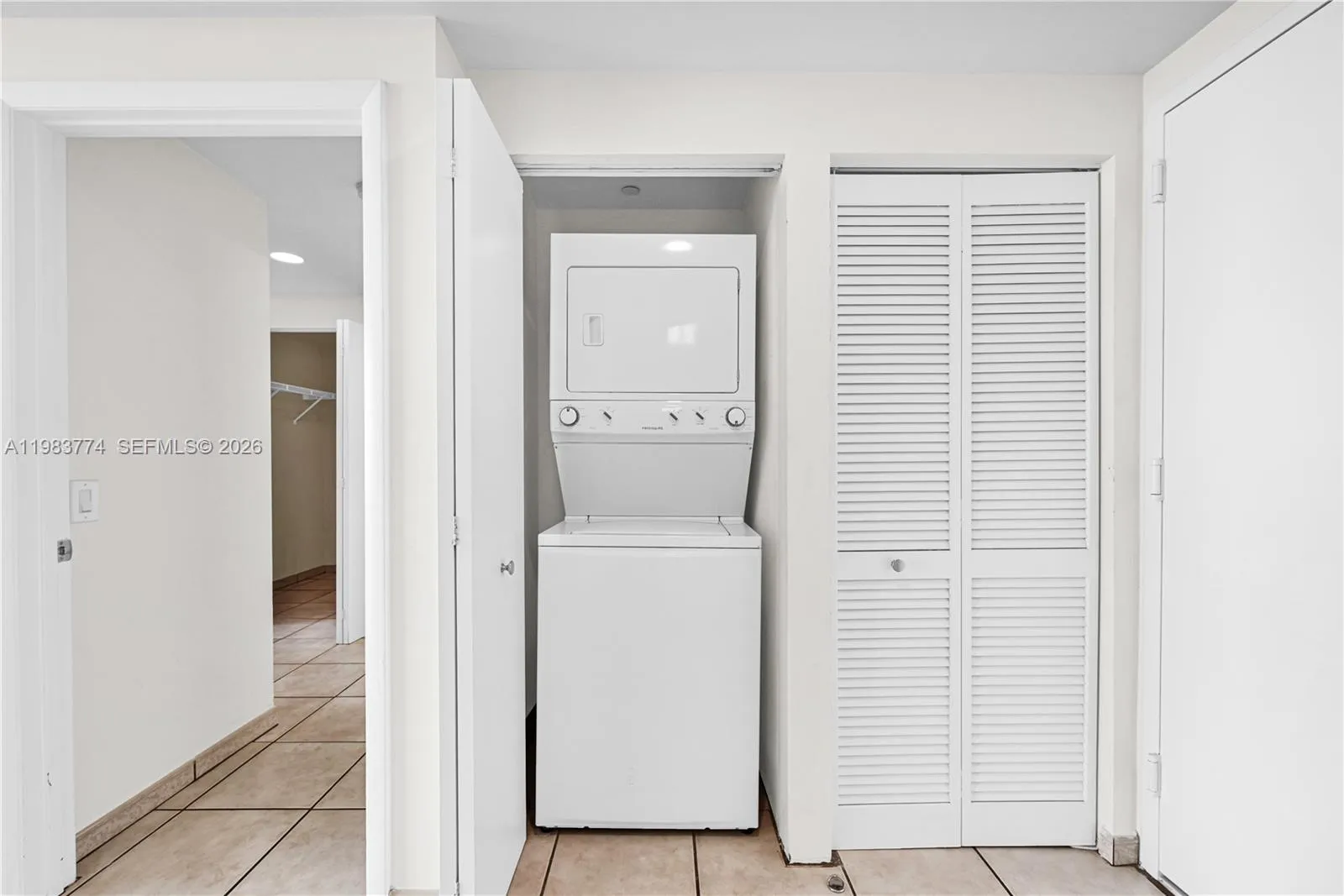 2475 Brickell Ave 703, Miami, Florida 33129, Miami, Florida 33129, 1 Bedroom Bedrooms, ,1 BathroomBathrooms,Residential Lease,For Rent,2475 Brickell Ave 703, Miami, Florida 33129,A11983774