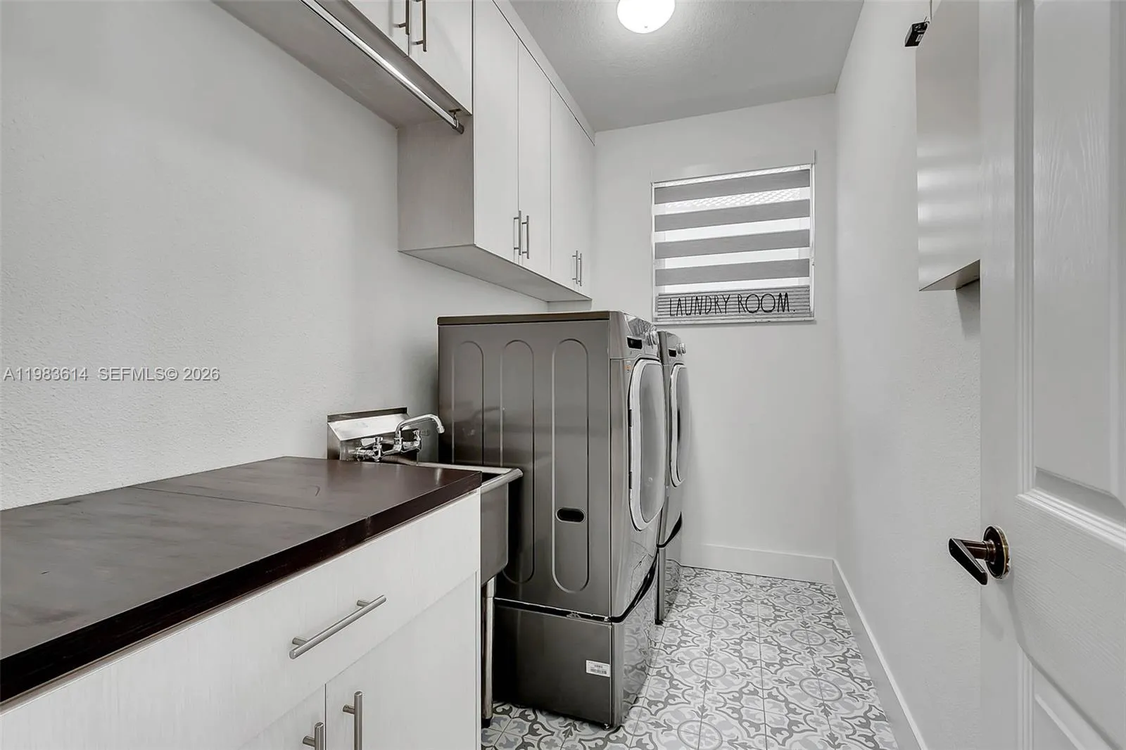 2354 Quail Roost Dr, Weston, Florida 33327, Weston, Florida 33327, 6 Bedrooms Bedrooms, ,5 BathroomsBathrooms,Residential Lease,For Rent,2354 Quail Roost Dr, Weston, Florida 33327,A11983614
