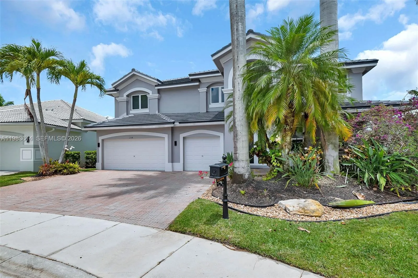 2354 Quail Roost Dr, Weston, Florida 33327, Weston, Florida 33327, 6 Bedrooms Bedrooms, ,5 BathroomsBathrooms,Residential Lease,For Rent,2354 Quail Roost Dr, Weston, Florida 33327,A11983614
