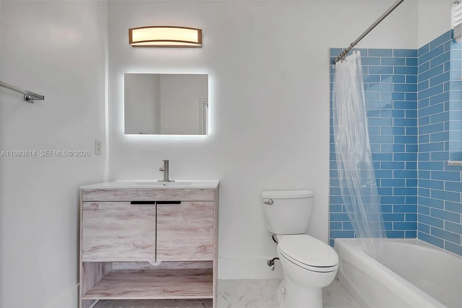 2354 Quail Roost Dr, Weston, Florida 33327, Weston, Florida 33327, 6 Bedrooms Bedrooms, ,5 BathroomsBathrooms,Residential Lease,For Rent,2354 Quail Roost Dr, Weston, Florida 33327,A11983614