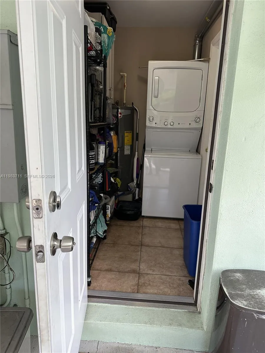 700 Sw 28th Ter, Fort Lauderdale, Florida 33312, Fort Lauderdale, Florida 33312, 3 Bedrooms Bedrooms, ,2 BathroomsBathrooms,Residential,For Sale,700 Sw 28th Ter, Fort Lauderdale, Florida 33312,A11983711