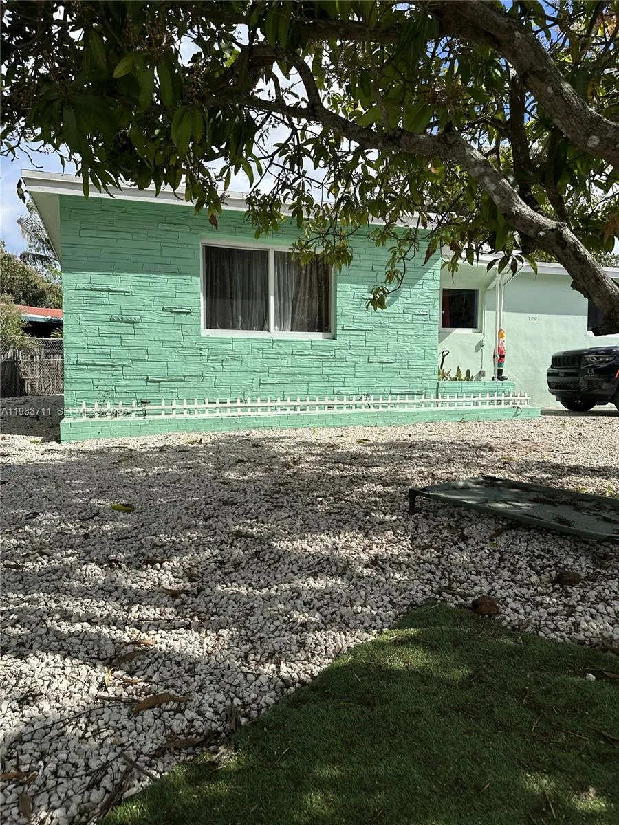 700 Sw 28th Ter, Fort Lauderdale, Florida 33312, Fort Lauderdale, Florida 33312, 3 Bedrooms Bedrooms, ,2 BathroomsBathrooms,Residential,For Sale,700 Sw 28th Ter, Fort Lauderdale, Florida 33312,A11983711