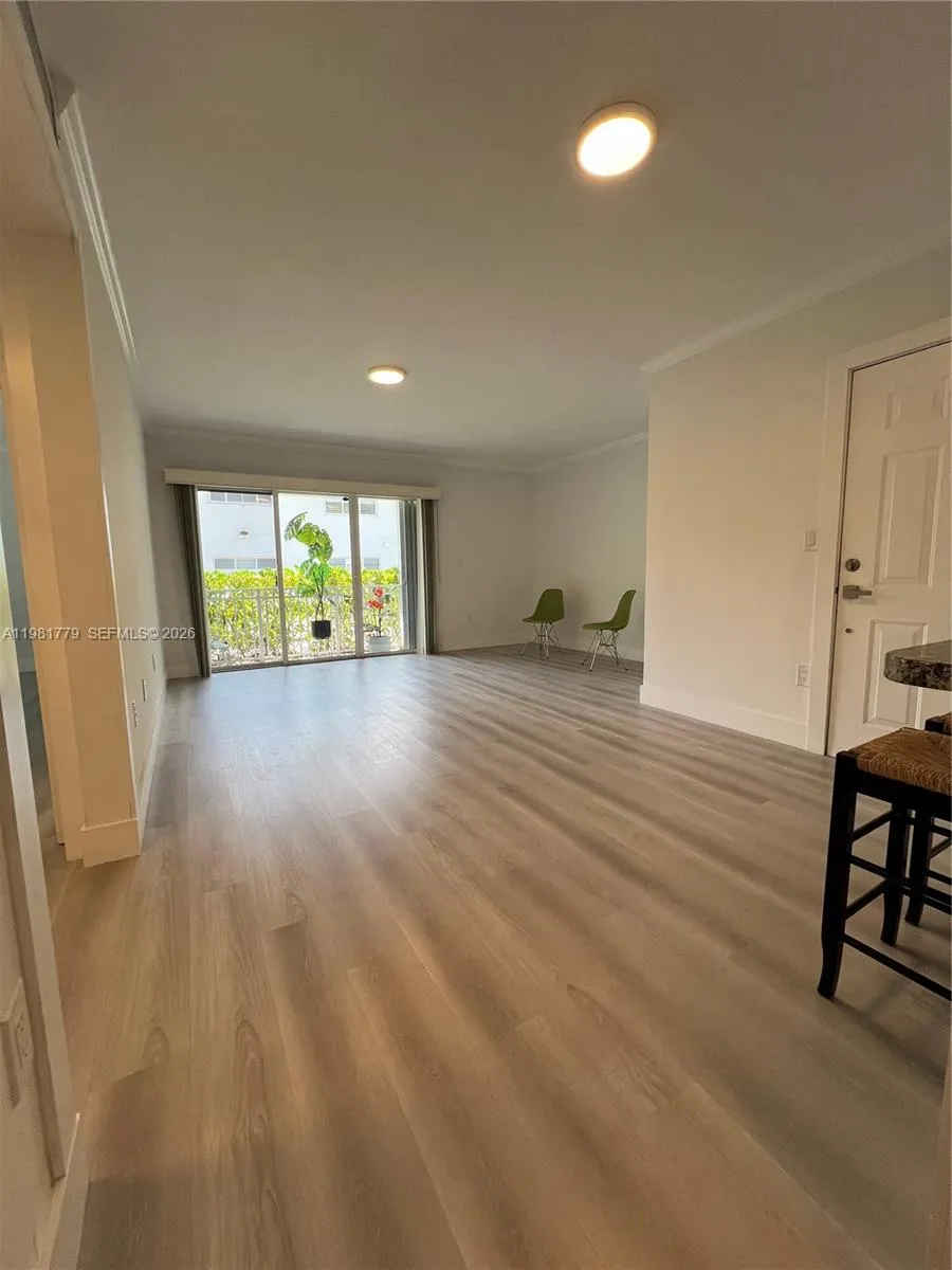 290 Sunrise Dr 1-h, Key Biscayne, Florida 33149, Key Biscayne, Florida 33149, 2 Bedrooms Bedrooms, ,2 BathroomsBathrooms,Residential Lease,For Rent,290 Sunrise Dr 1-h, Key Biscayne, Florida 33149,A11981779