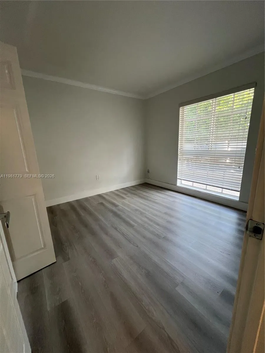 290 Sunrise Dr 1-h, Key Biscayne, Florida 33149, Key Biscayne, Florida 33149, 2 Bedrooms Bedrooms, ,2 BathroomsBathrooms,Residential Lease,For Rent,290 Sunrise Dr 1-h, Key Biscayne, Florida 33149,A11981779
