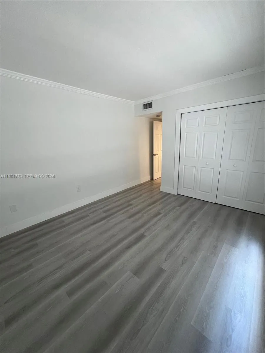 290 Sunrise Dr 1-h, Key Biscayne, Florida 33149, Key Biscayne, Florida 33149, 2 Bedrooms Bedrooms, ,2 BathroomsBathrooms,Residential Lease,For Rent,290 Sunrise Dr 1-h, Key Biscayne, Florida 33149,A11981779