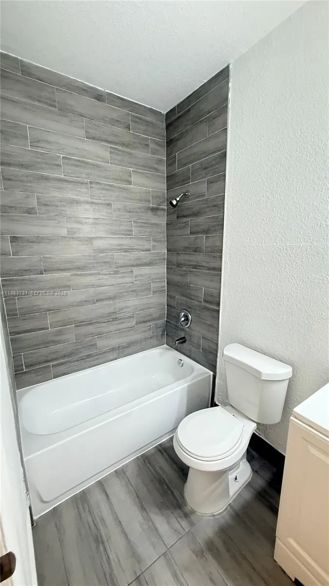 1663 Se 27th Dr 102, Homestead, Florida 33035, Homestead, Florida 33035, 3 Bedrooms Bedrooms, ,2 BathroomsBathrooms,Residential Lease,For Rent,1663 Se 27th Dr 102, Homestead, Florida 33035,A11983731