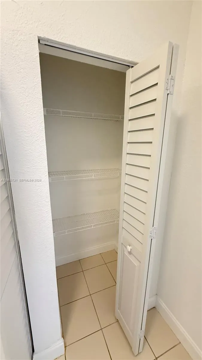 1663 Se 27th Dr 102, Homestead, Florida 33035, Homestead, Florida 33035, 3 Bedrooms Bedrooms, ,2 BathroomsBathrooms,Residential Lease,For Rent,1663 Se 27th Dr 102, Homestead, Florida 33035,A11983731