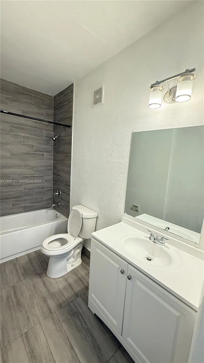 1663 Se 27th Dr 102, Homestead, Florida 33035, Homestead, Florida 33035, 3 Bedrooms Bedrooms, ,2 BathroomsBathrooms,Residential Lease,For Rent,1663 Se 27th Dr 102, Homestead, Florida 33035,A11983731