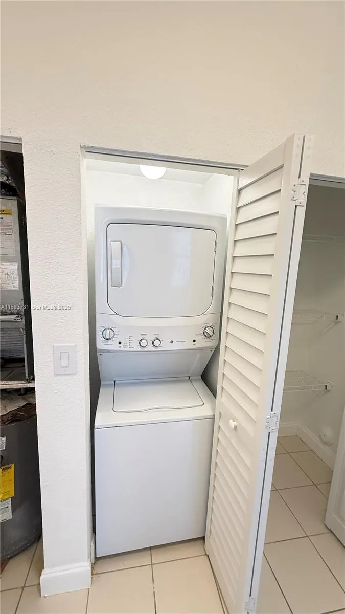 1663 Se 27th Dr 102, Homestead, Florida 33035, Homestead, Florida 33035, 3 Bedrooms Bedrooms, ,2 BathroomsBathrooms,Residential Lease,For Rent,1663 Se 27th Dr 102, Homestead, Florida 33035,A11983731