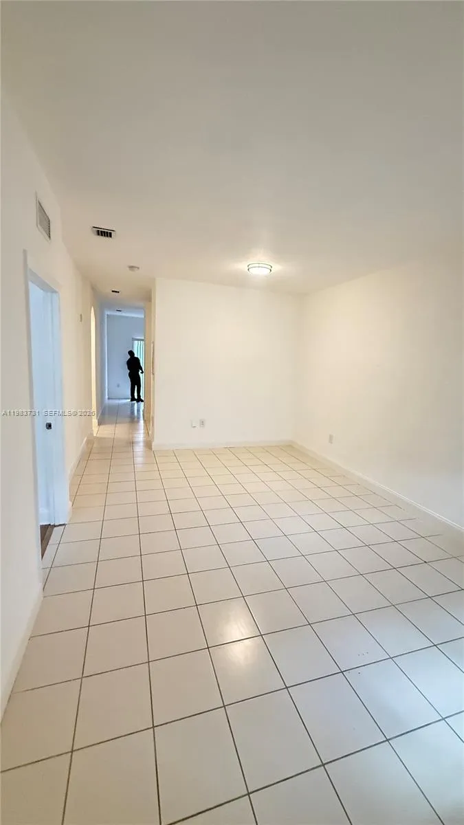 1663 Se 27th Dr 102, Homestead, Florida 33035, Homestead, Florida 33035, 3 Bedrooms Bedrooms, ,2 BathroomsBathrooms,Residential Lease,For Rent,1663 Se 27th Dr 102, Homestead, Florida 33035,A11983731