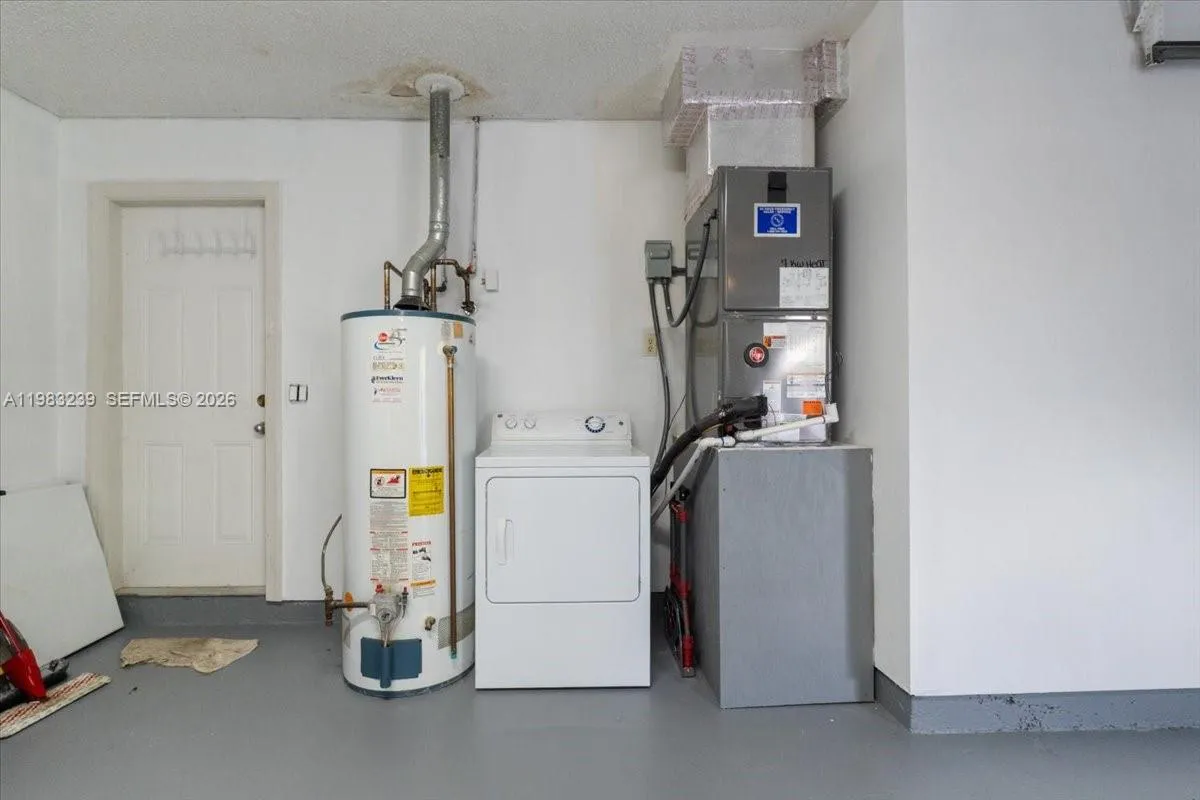 6313 Nw 75th Way, Parkland, Florida 33067, Parkland, Florida 33067, 5 Bedrooms Bedrooms, ,3 BathroomsBathrooms,Residential,For Sale,6313 Nw 75th Way, Parkland, Florida 33067,A11983239