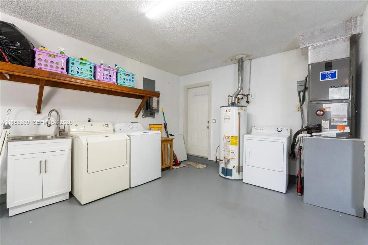 6313 Nw 75th Way, Parkland, Florida 33067, Parkland, Florida 33067, 5 Bedrooms Bedrooms, ,3 BathroomsBathrooms,Residential,For Sale,6313 Nw 75th Way, Parkland, Florida 33067,A11983239