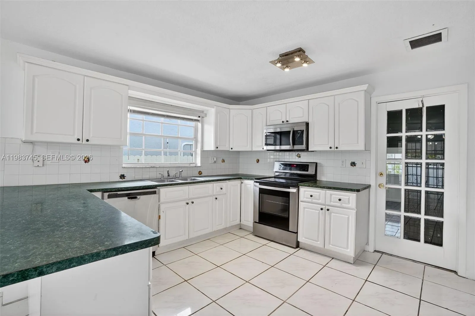 9000 Sw 202nd Ter, Cutler Bay, Florida 33189, Cutler Bay, Florida 33189, 4 Bedrooms Bedrooms, ,3 BathroomsBathrooms,Residential,For Sale,9000 Sw 202nd Ter, Cutler Bay, Florida 33189,A11983745