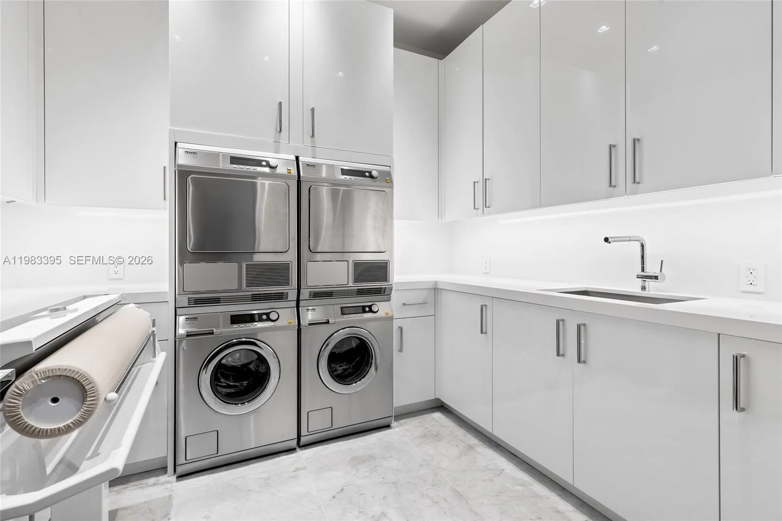 84 Isla Bahia Dr, Fort Lauderdale, Florida 33316, Fort Lauderdale, Florida 33316, 6 Bedrooms Bedrooms, ,8 BathroomsBathrooms,Residential,For Sale,84 Isla Bahia Dr, Fort Lauderdale, Florida 33316,A11983395